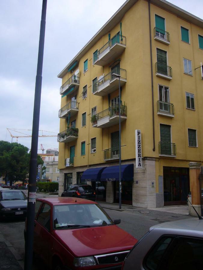 Arcobaleno Affittacamere Verona Eksteriør billede